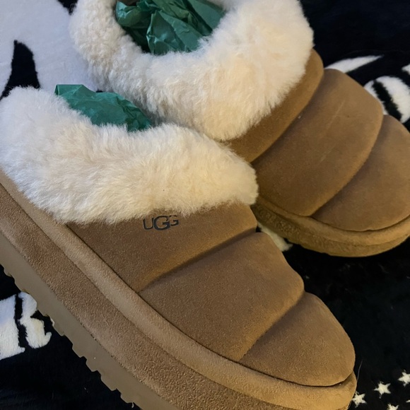 UGG Tazzlita size 9 - Picture 3 of 4